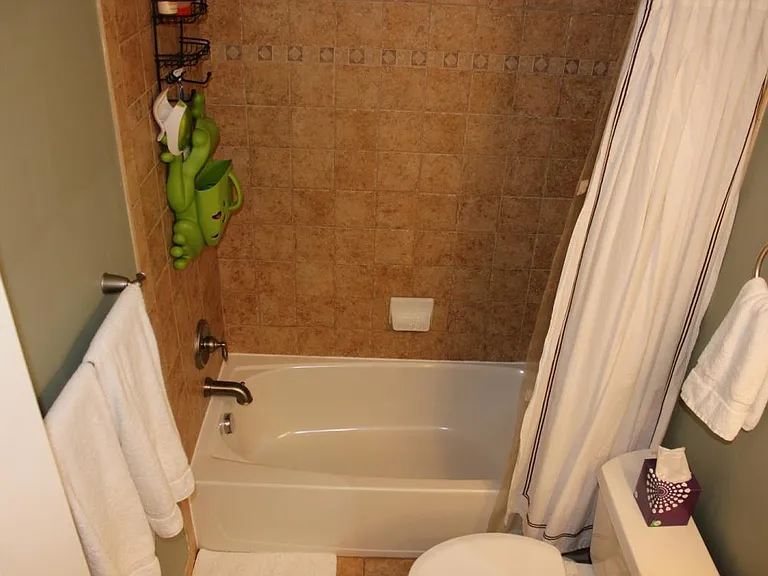 3rd Floor Spare Full Bath