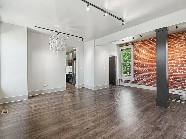 2531 Curtis St #2 — Photo 6