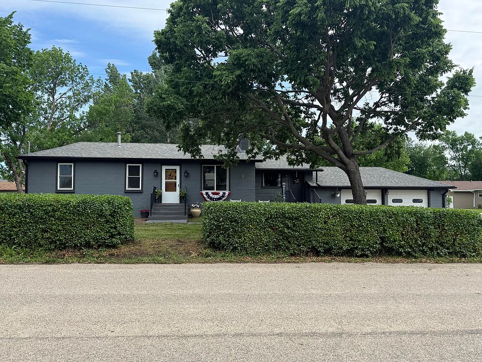 1st image of 1014 8th St W