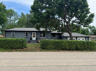 1014 8th St W, Mobridge, SD 57601