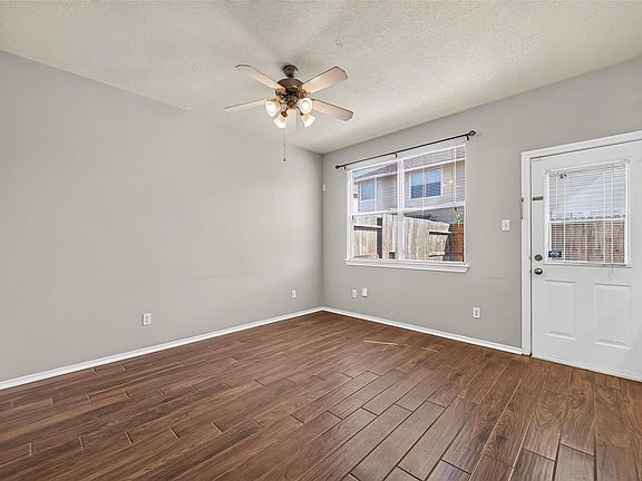 5th image of 8734 Thistlemoor Ln