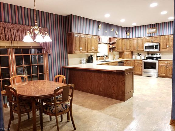 4th image of 2026 Wood Haven Dr NW