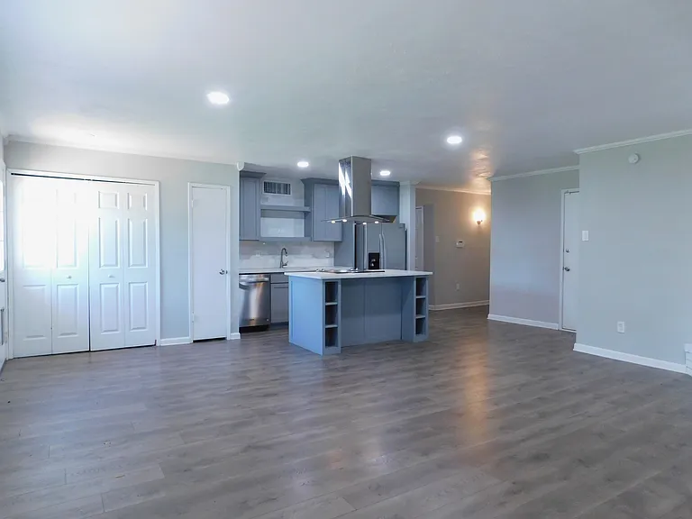 5529 Gates Dr — Photo 5