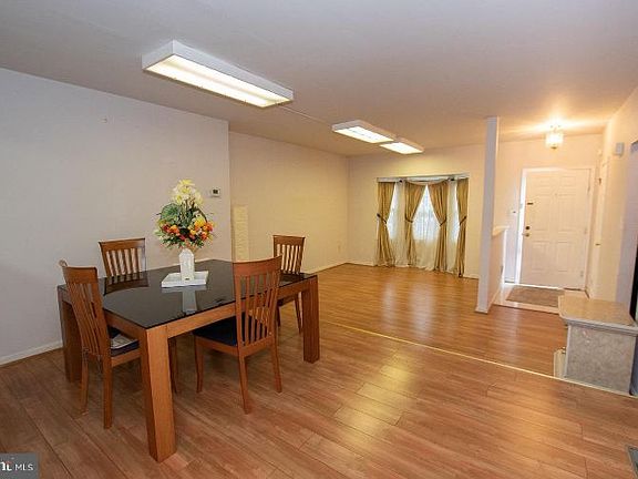 3rd image of 12362 Herrington Manor Dr