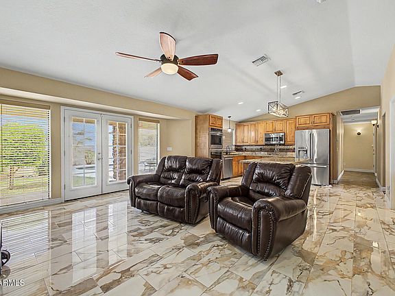4th image of 802 E ROBERTS Road