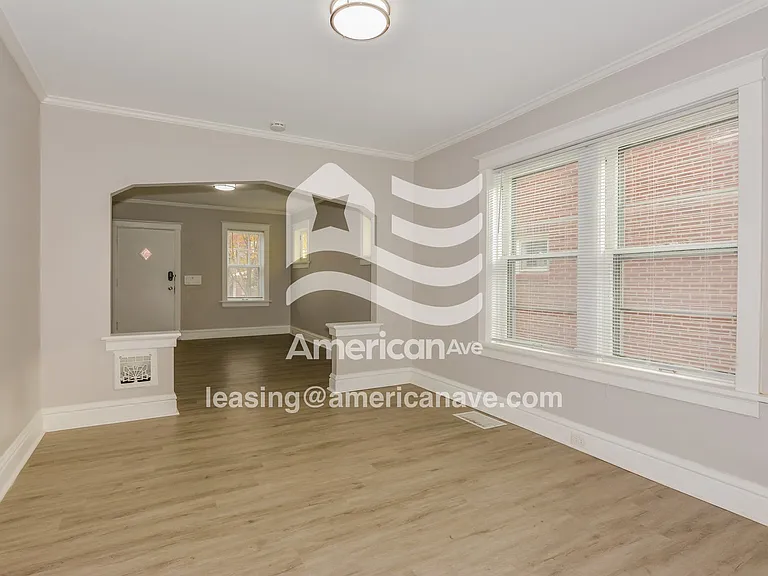 1335870_004_wm_-_living_room_13402777.jpg