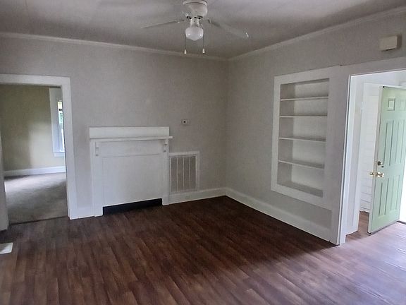 5th image of 1301 River Dr