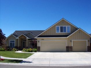 1701 W Puzzle Creek Dr, Meridian, ID 83646