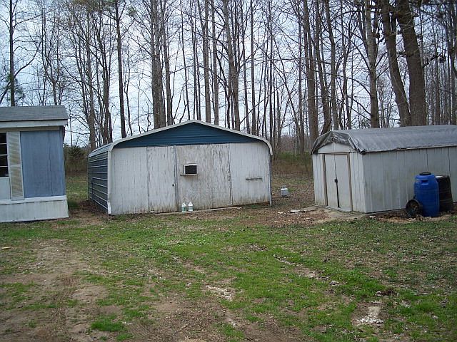 2nd image of 671 S Landing Rd