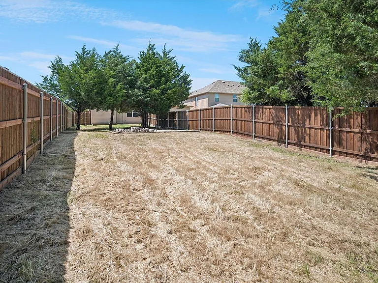 114 Wood St — Photo 11