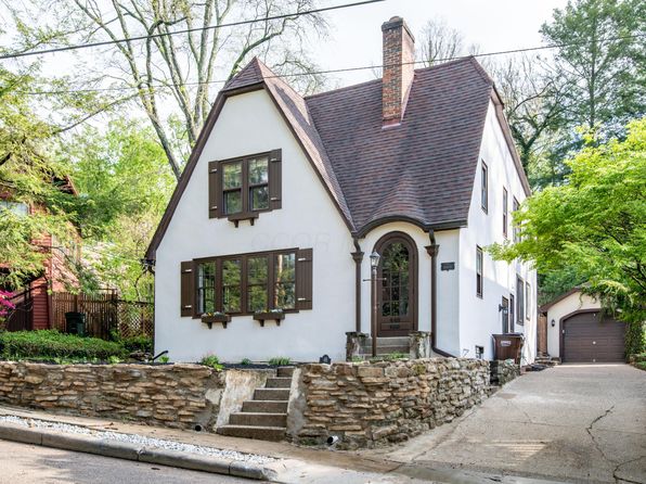 448 W College St, Granville, OH 43023