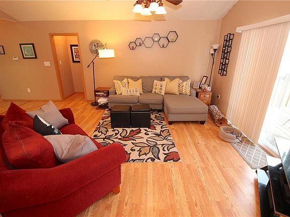 5th image of 715 Silver Fox Ct
