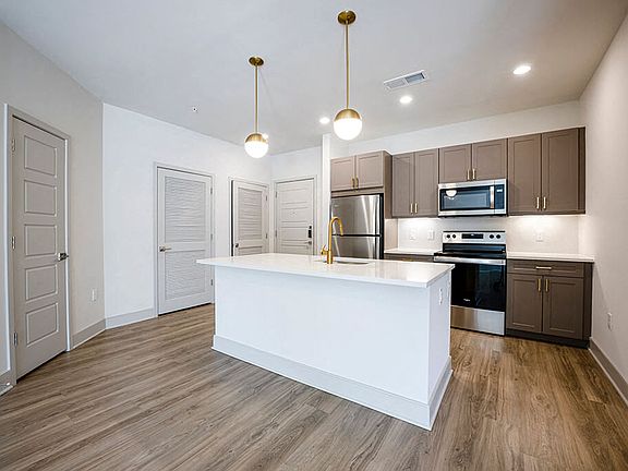 5th image of 6375 Richmond Hwy APT 465