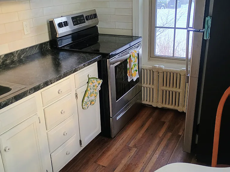 814 W Market St #2 — Photo 8