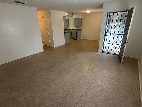 4th image of 36 S Rogers Ln #202