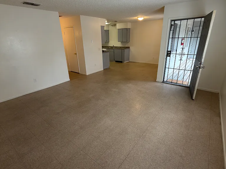 36 S Rogers Ln #202 — Photo 4