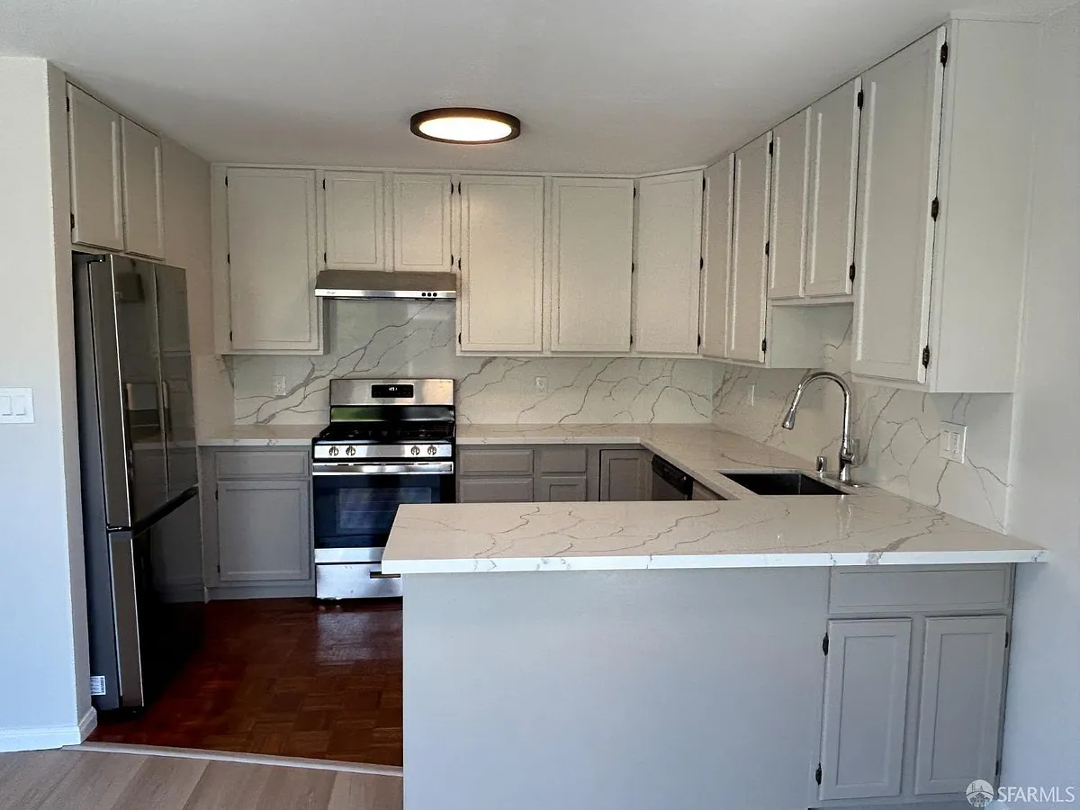Building Photo - 3907 California St #2