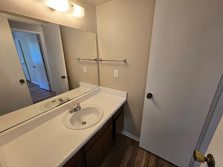 2615 Pecan Knoll St #B — Photo 12