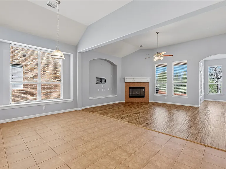 4114 Lee Hutson Dr — Photo 14