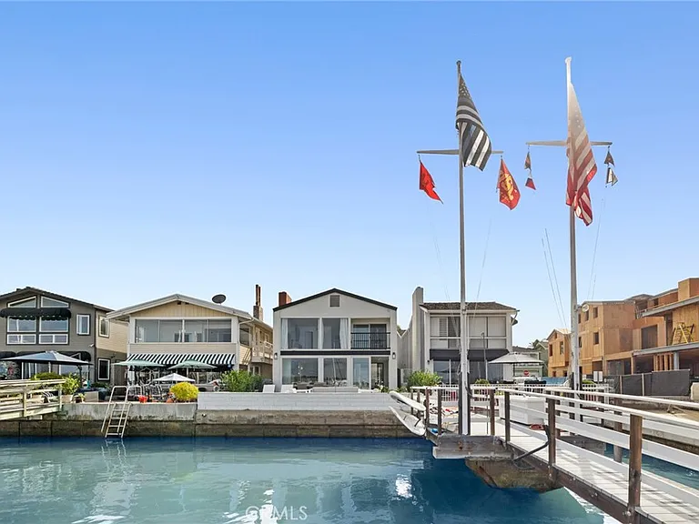1202 E Balboa Blvd — Photo 26