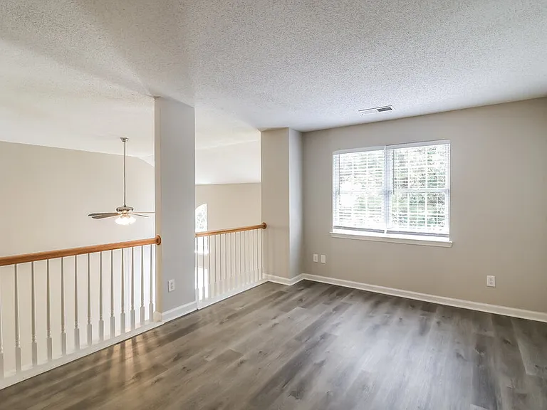 7601 Hilltop Way — Photo 15