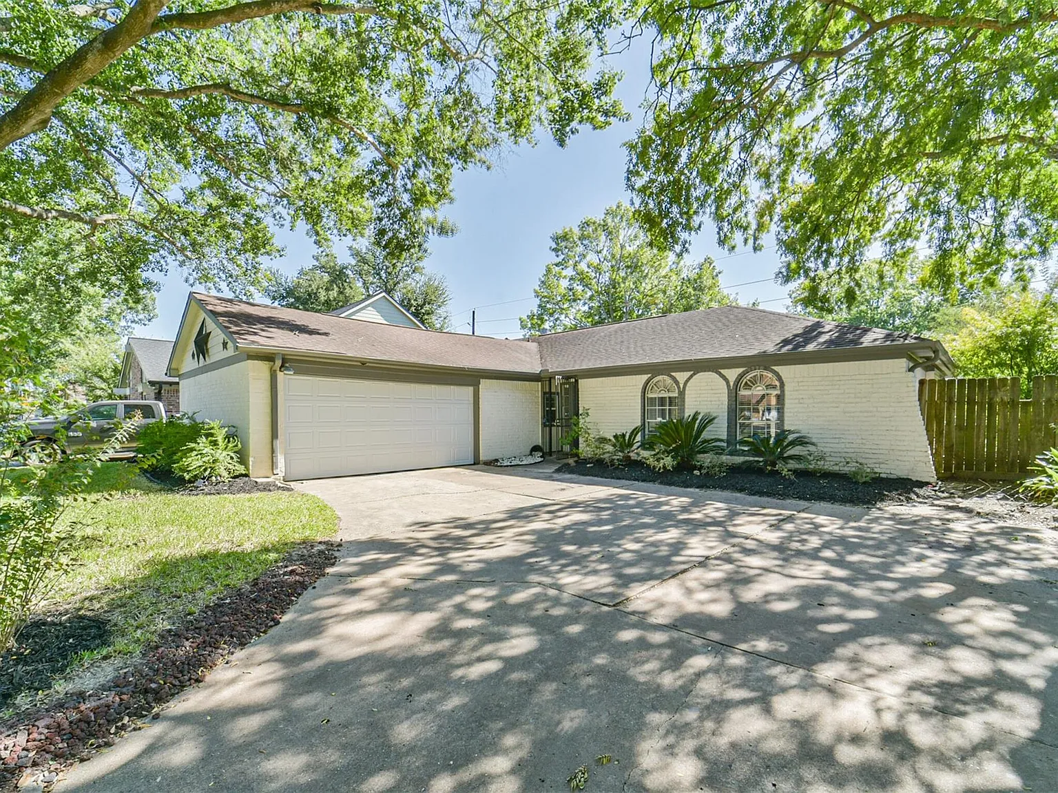 4 bed, 2.0 bath, 1685 sqft, $2,250 — Photo 3