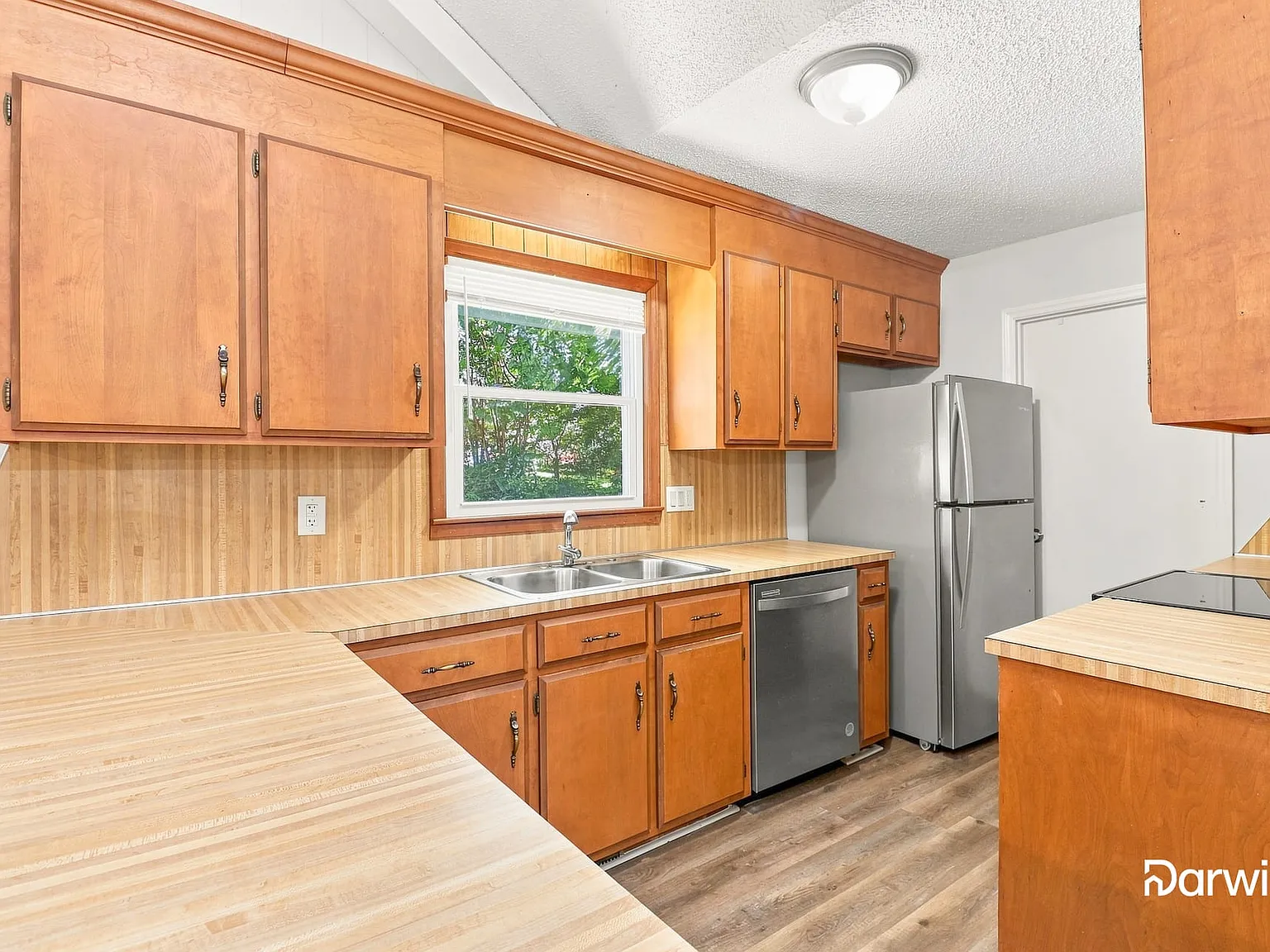 3 bed, 2.0 bath, 1662 sqft, $2,080 — Photo 3