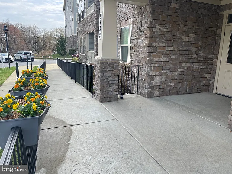 5742 Meadowood St #202 — Photo 4