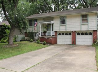 2105 NW 65th St, Kansas City, MO 64151