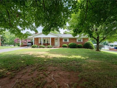 740 Sommerdale Ct, Rural Hall, NC, 27045