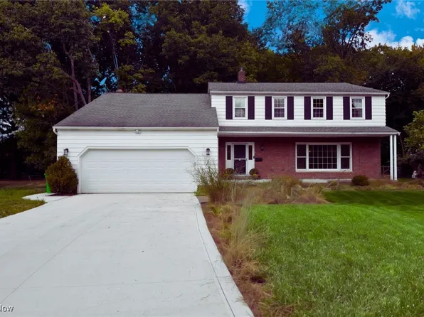 5339 W Mill Dr, Highland Heights, OH 44143