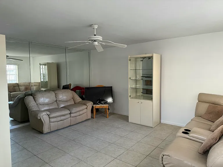 468 Capri Pl #J — Photo 5