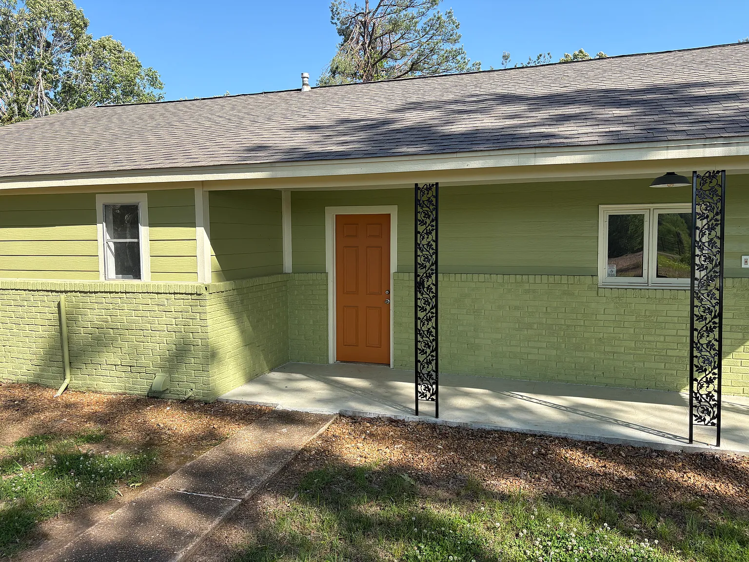 3 bed, 1971 sqft, $2,200 — Photo 2