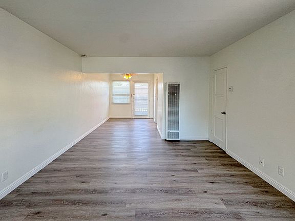 4th image of 865 S Marengo Ave APT 10