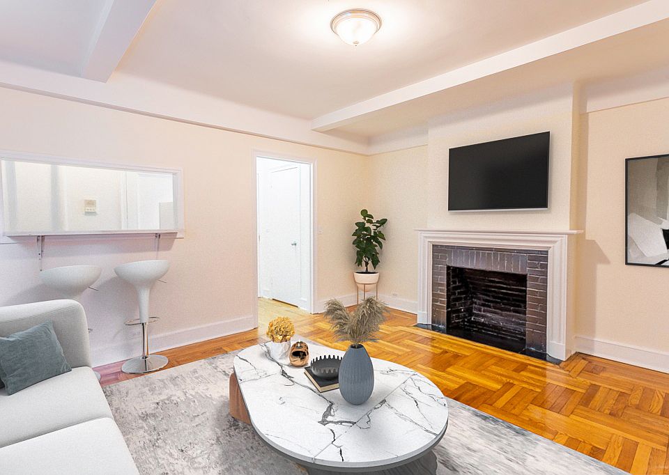 1st image of 192 E 75th St APT 6D