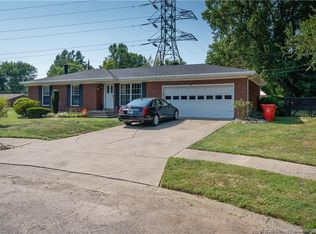 1741 Elmwood Dr, Clarksville, IN 47129