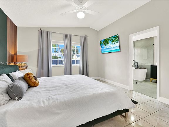5th image of 16269 SW 78th Ter
