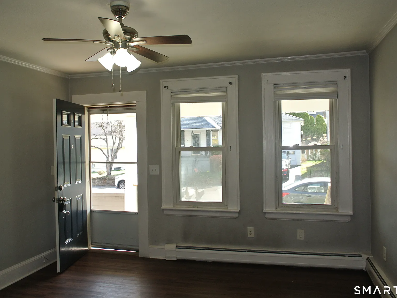 3 bed, 1.0 bath, 1050 sqft, $2,100 — Photo 3