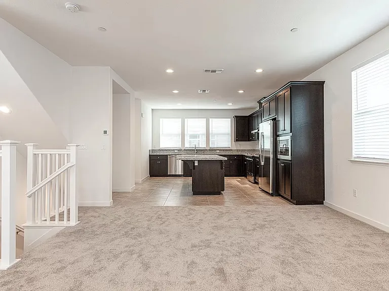 210 Ashton Way — Photo 12