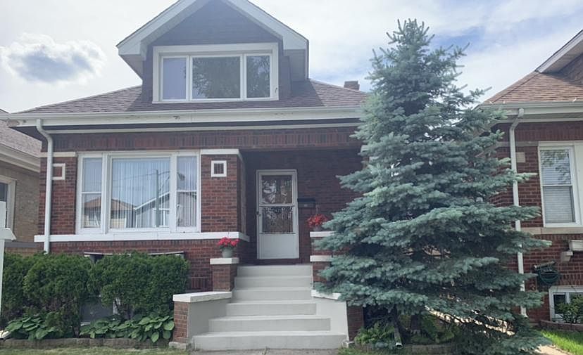 1st image of 3428 N Nagle Ave