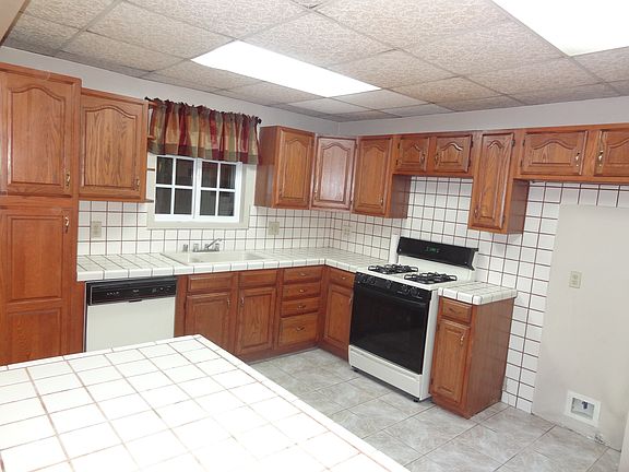 3rd image of 7237 Jellico Ave