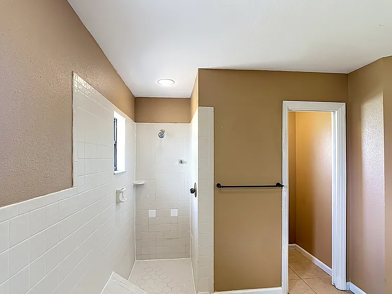 2108 Jonathan Ln — Photo 17