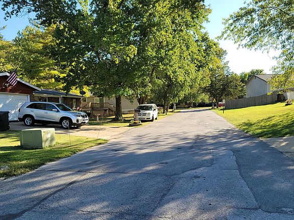4th image of 4636 Towne Hall Dr