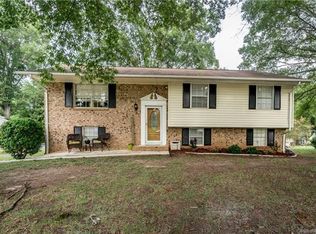 401 King John Cir, Gastonia, NC 28056