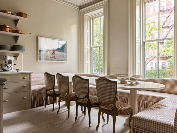 381 Union Street image 11 of 23