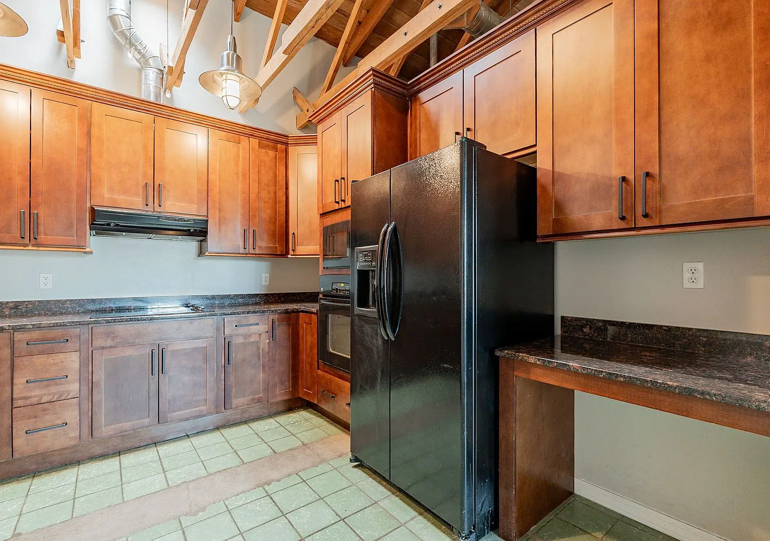 222 S. Cherry Ave. — Photo 4