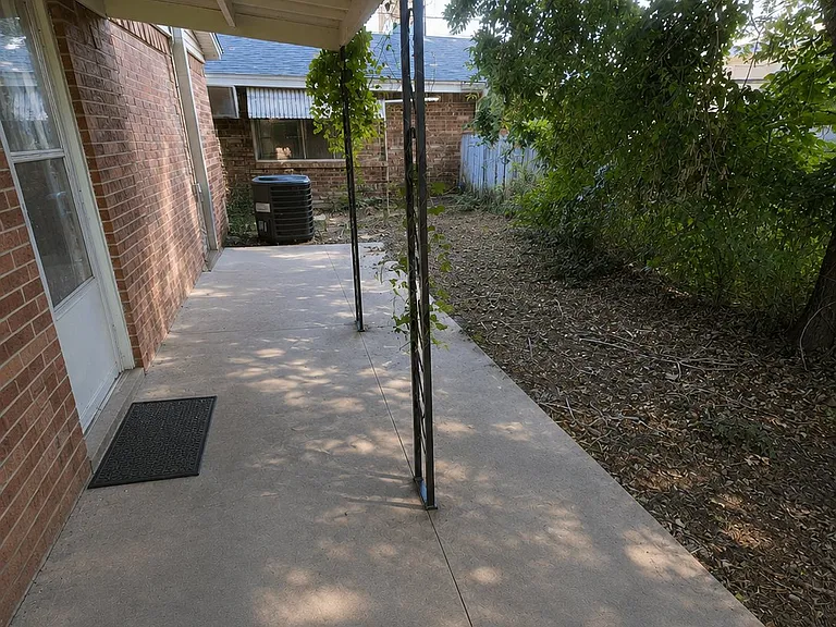 415 S 5th St — Photo 10