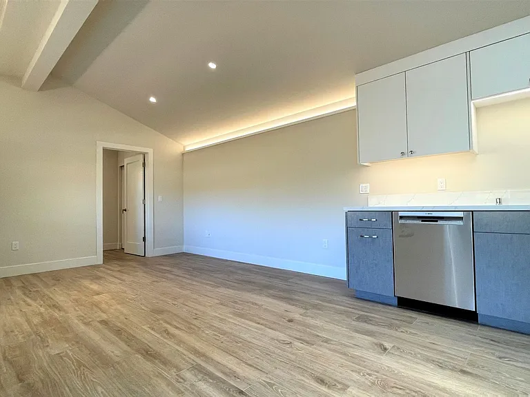 816 Selkirk Pl — Photo 6