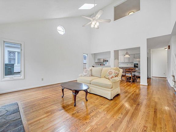 5th image of 726 Maryland Ave