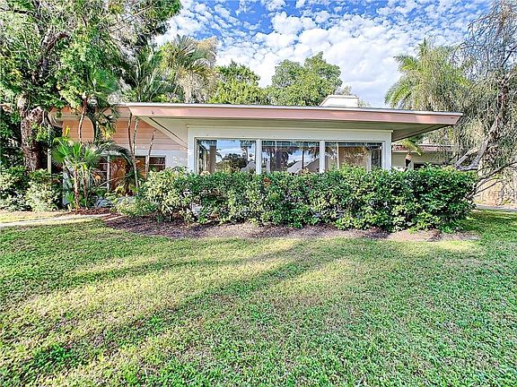 2nd image of 709 Indian Beach Ln